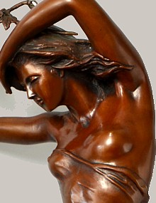 бронзовая фигура Девушки с виноградной лозой, 1920-е гг.