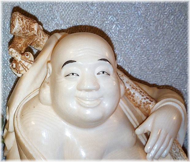 okimono Hotei, ivory