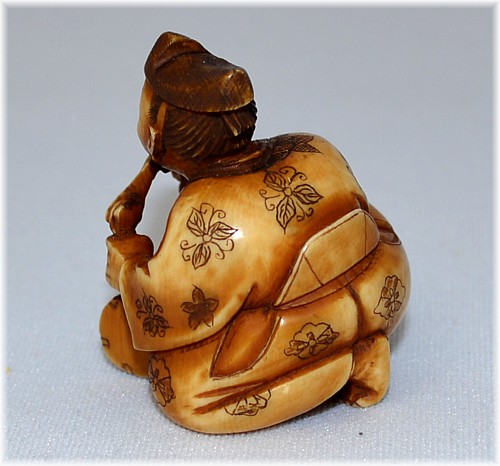 японская подписная нэцкэ из слоновой кости, нач.XIX в.